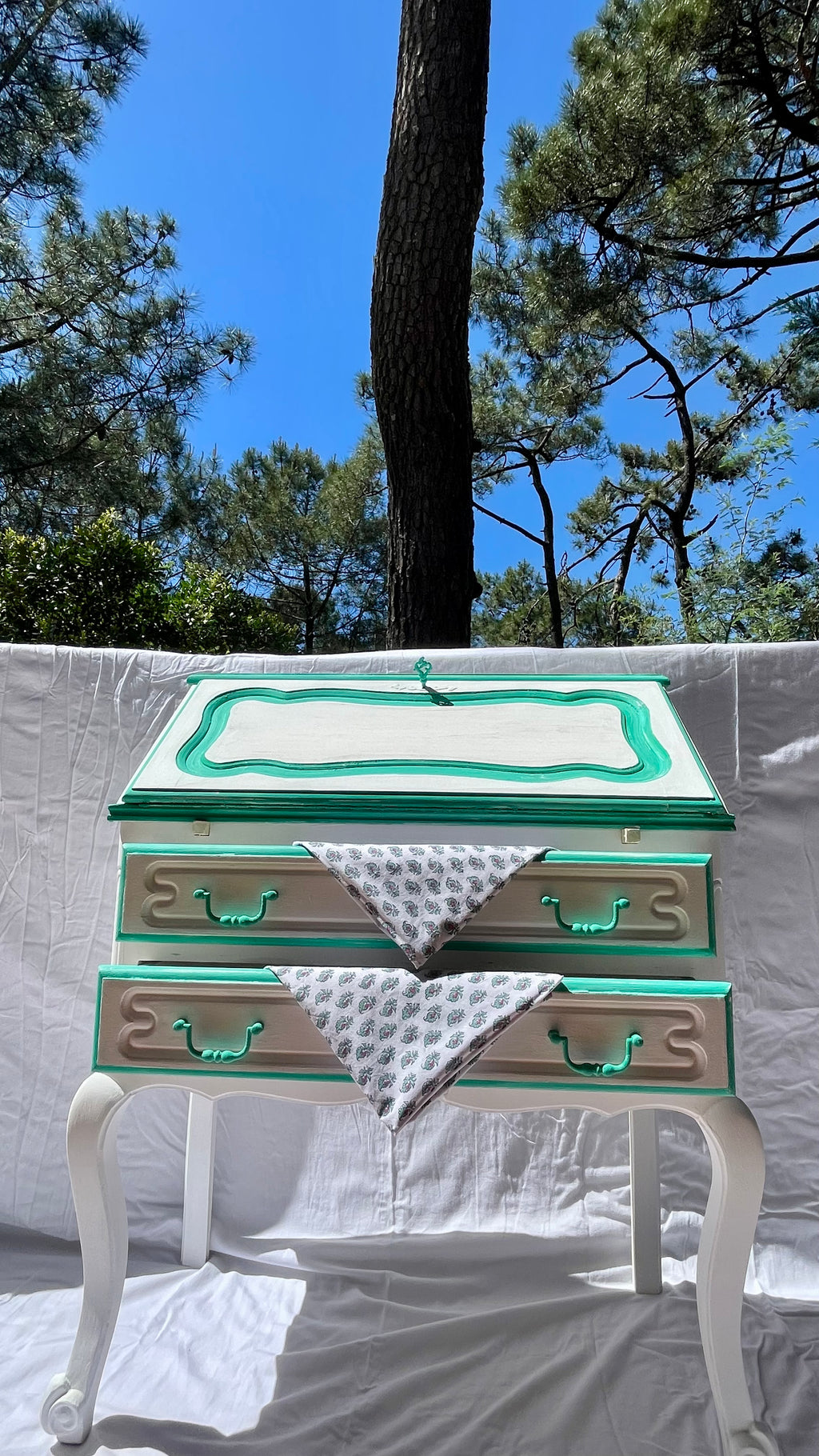 Secrétaire menthe à la plume