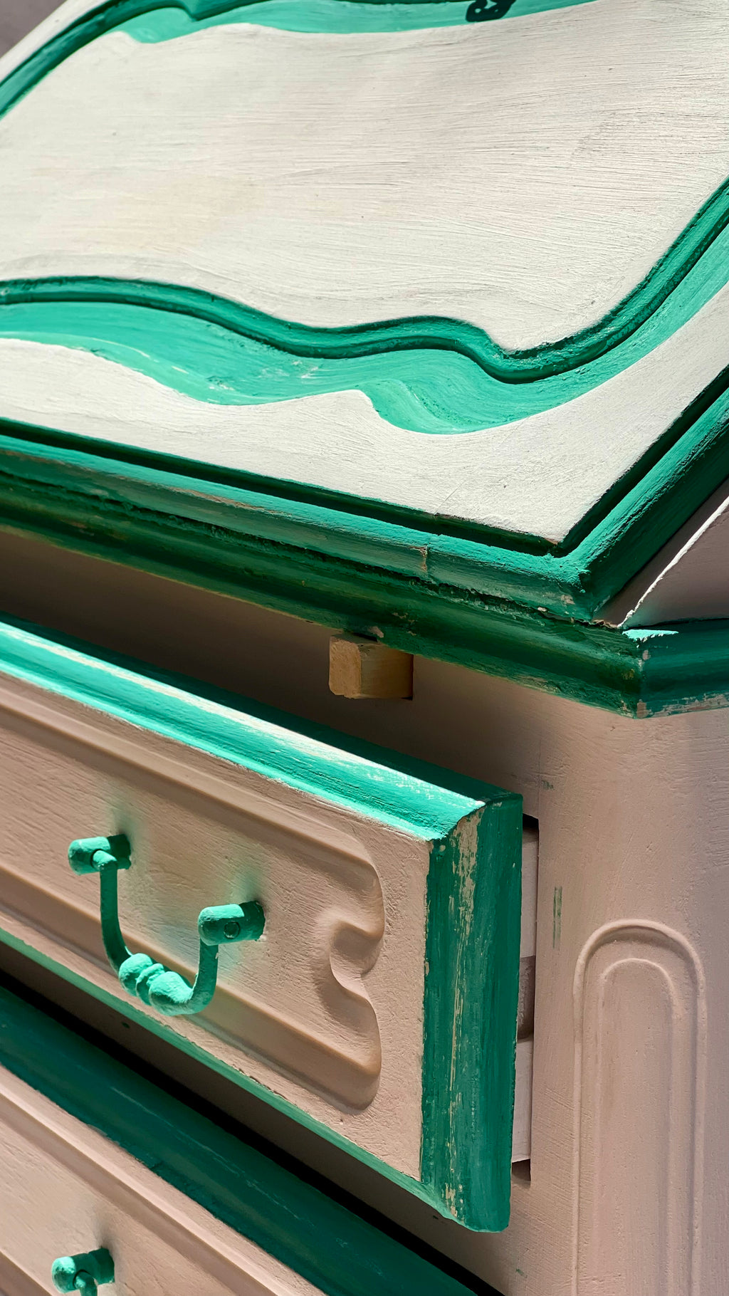 Secrétaire menthe à la plume